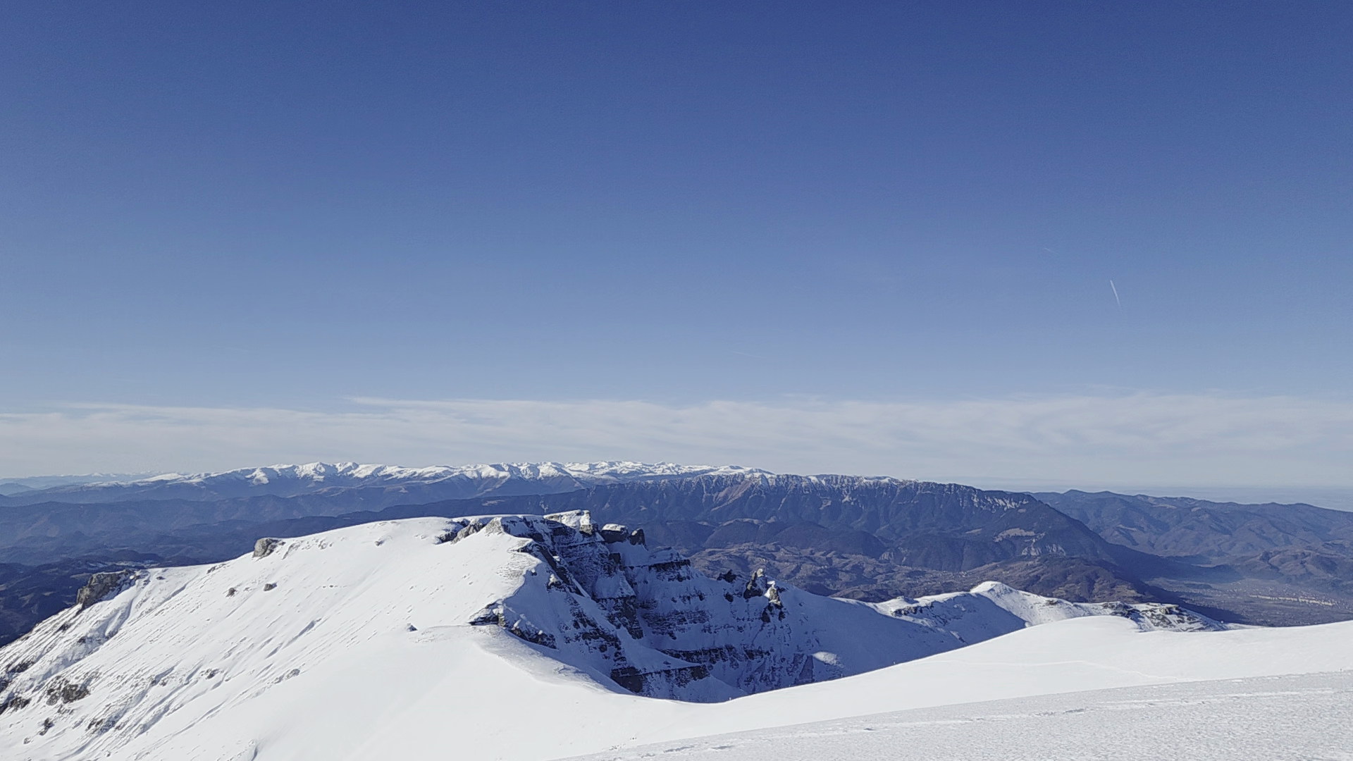 Vedere spre Piarta Craiului si Fagaras